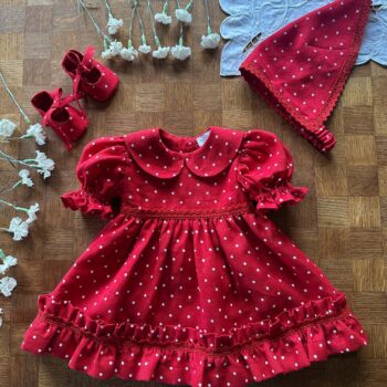 Set de Botez din In Organic Red cu Buline – Rochie, Batic și Botoșei