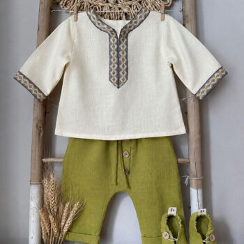 Set costumaș de botez și botoșei din in organic, model tradițional – Cream/Lime