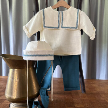Set Costumaș de Botez Organic cu Guler, Botoșei și Pălărie din In Organic  – Ocean Blue